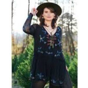 Altar'D State Floral Embroidered Tunic Top NWOT Size XL Black Long Sleeve Boho